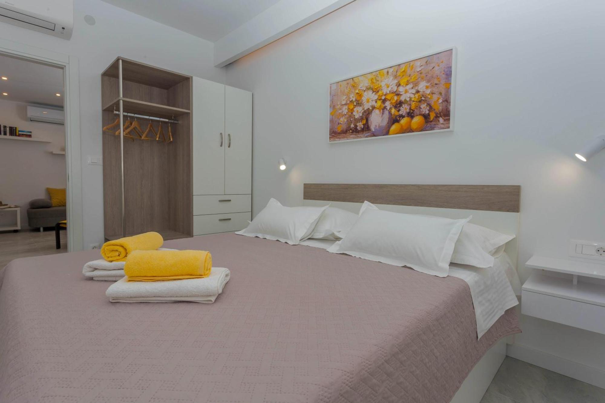 Apartments Tatjana Dominis Hvar Town Bagian luar foto