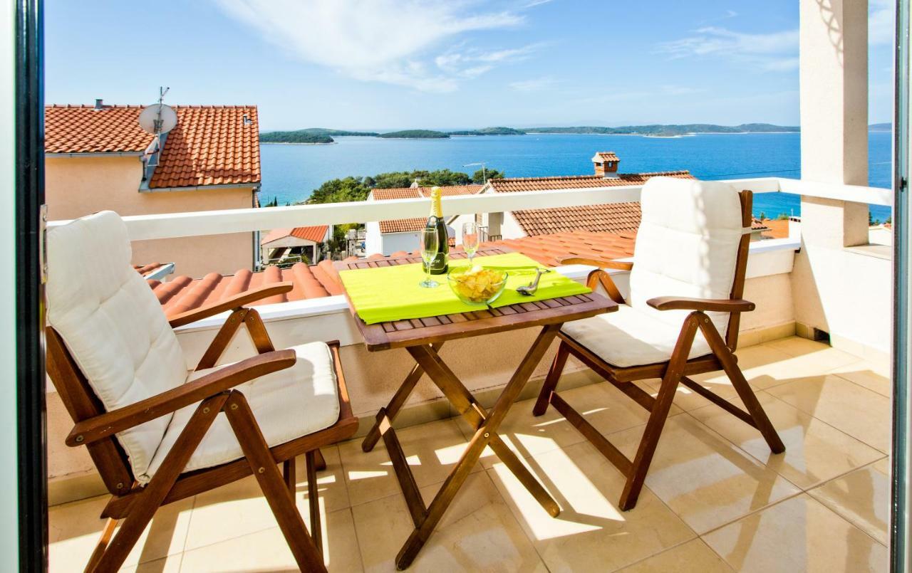 Apartments Tatjana Dominis Hvar Town Bagian luar foto