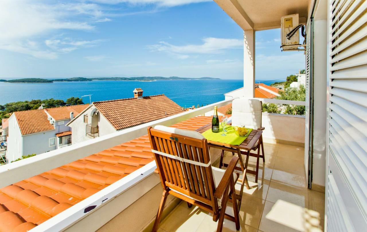 Apartments Tatjana Dominis Hvar Town Bagian luar foto