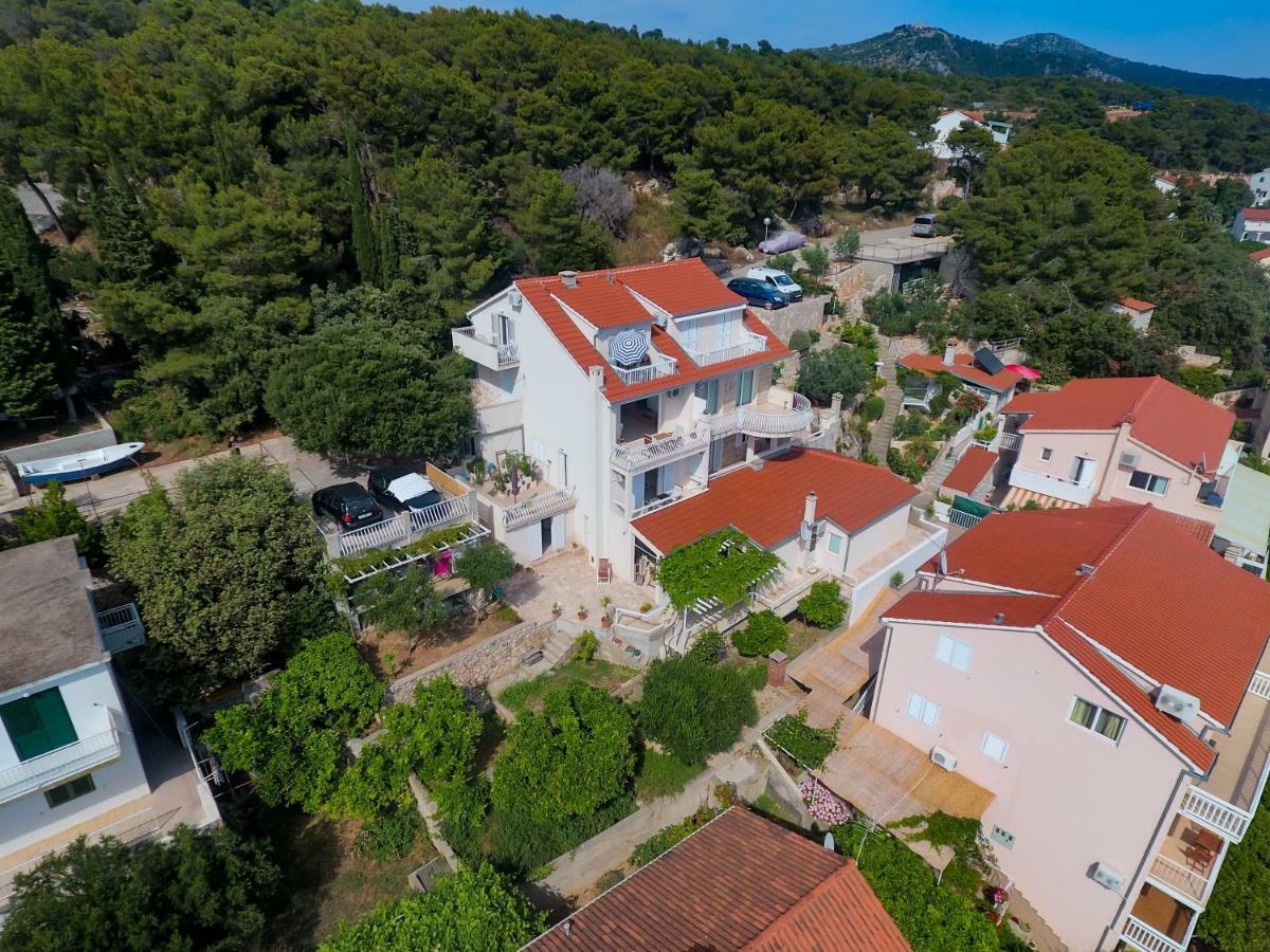 Apartments Tatjana Dominis Hvar Town Bagian luar foto
