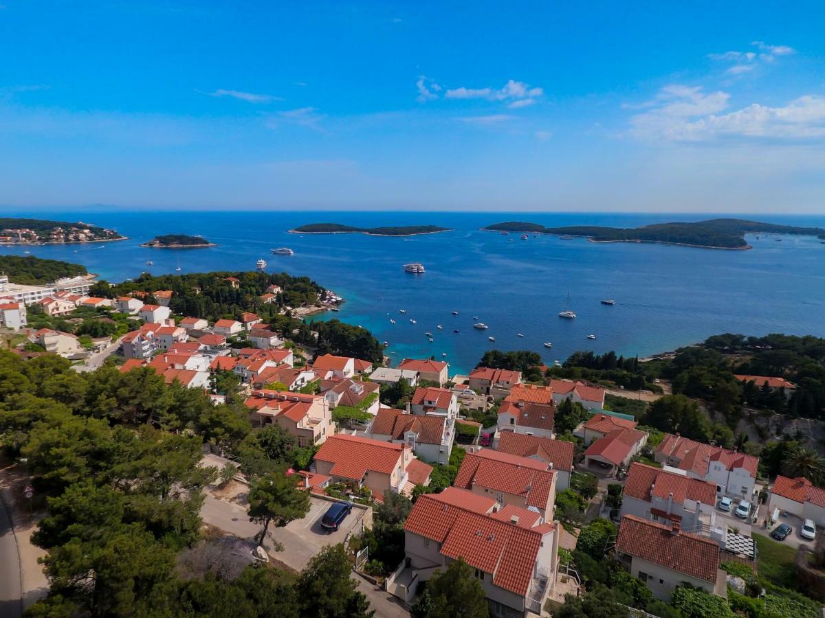 Apartments Tatjana Dominis Hvar Town Bagian luar foto