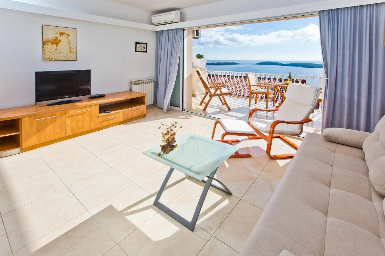 Apartments Tatjana Dominis Hvar Town Bagian luar foto