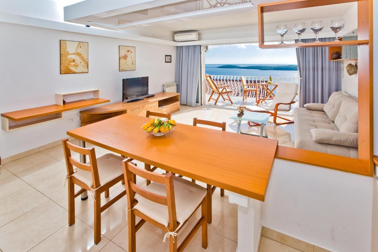 Apartments Tatjana Dominis Hvar Town Bagian luar foto