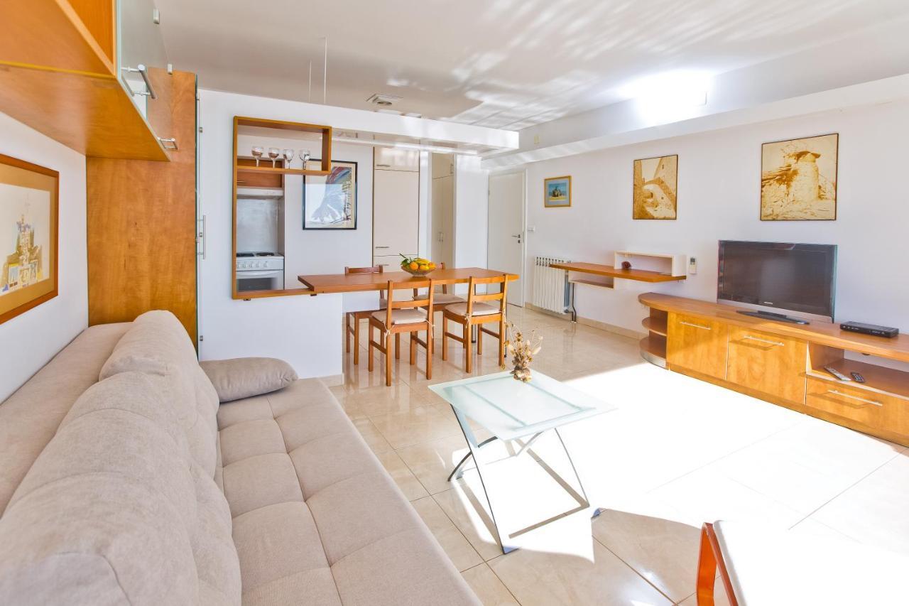 Apartments Tatjana Dominis Hvar Town Bagian luar foto